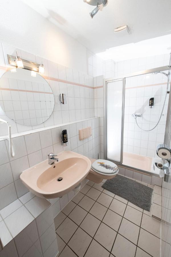 Zum Alten Faehrhaus - Bed & Breakfast Wrohm Esterno foto