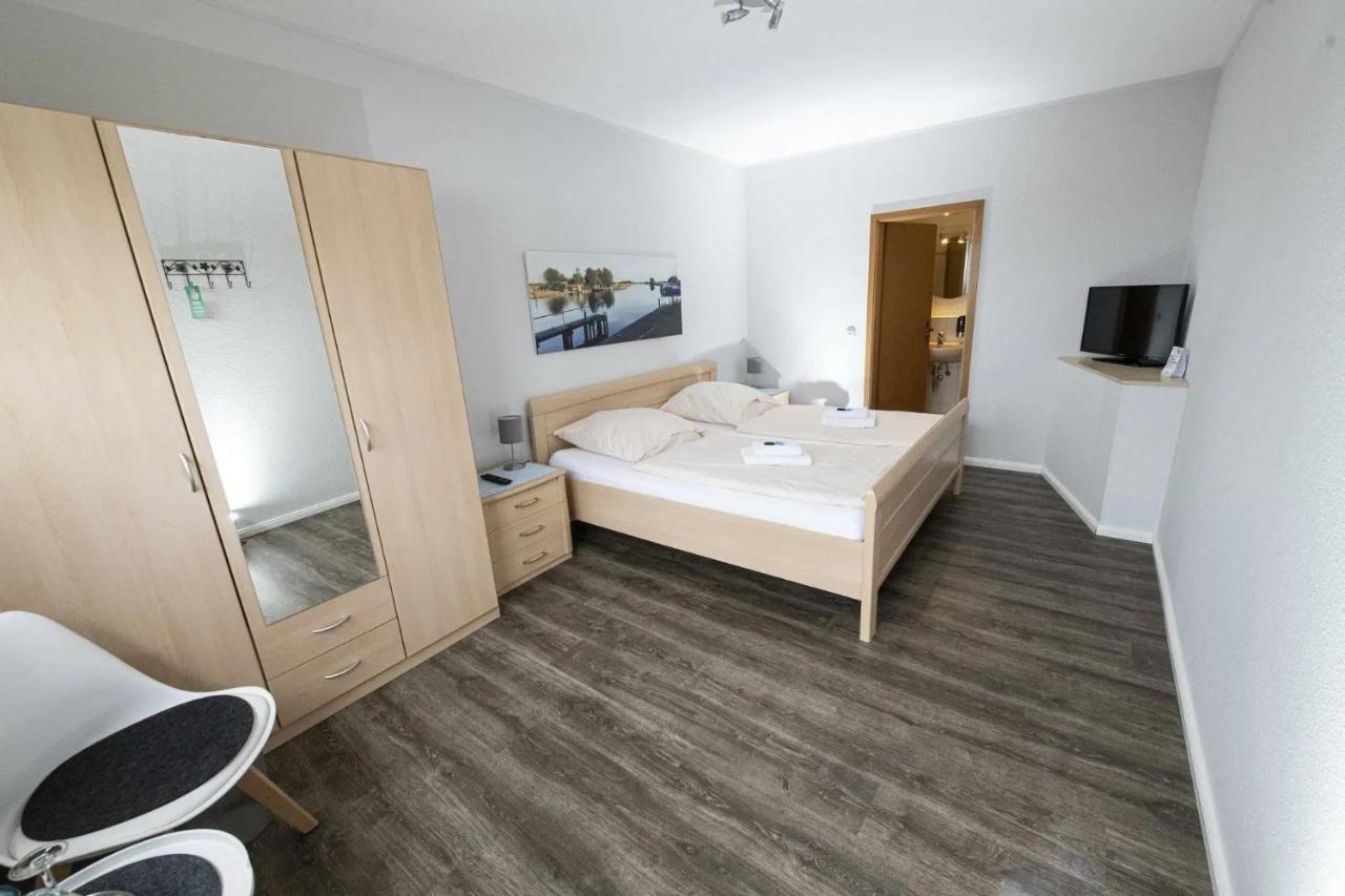 Zum Alten Faehrhaus - Bed & Breakfast Wrohm Esterno foto