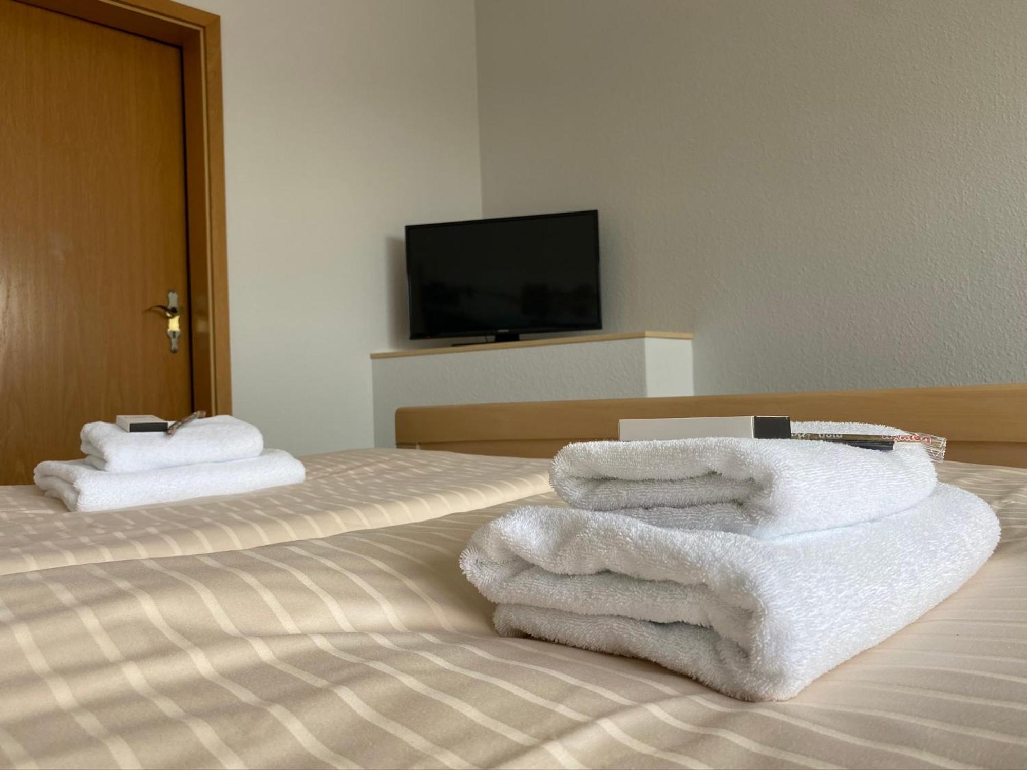 Zum Alten Faehrhaus - Bed & Breakfast Wrohm Esterno foto